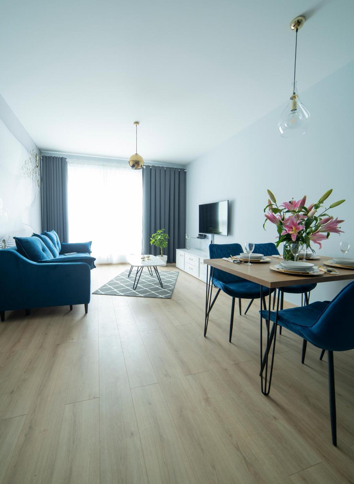 Apartment 3d Spring *